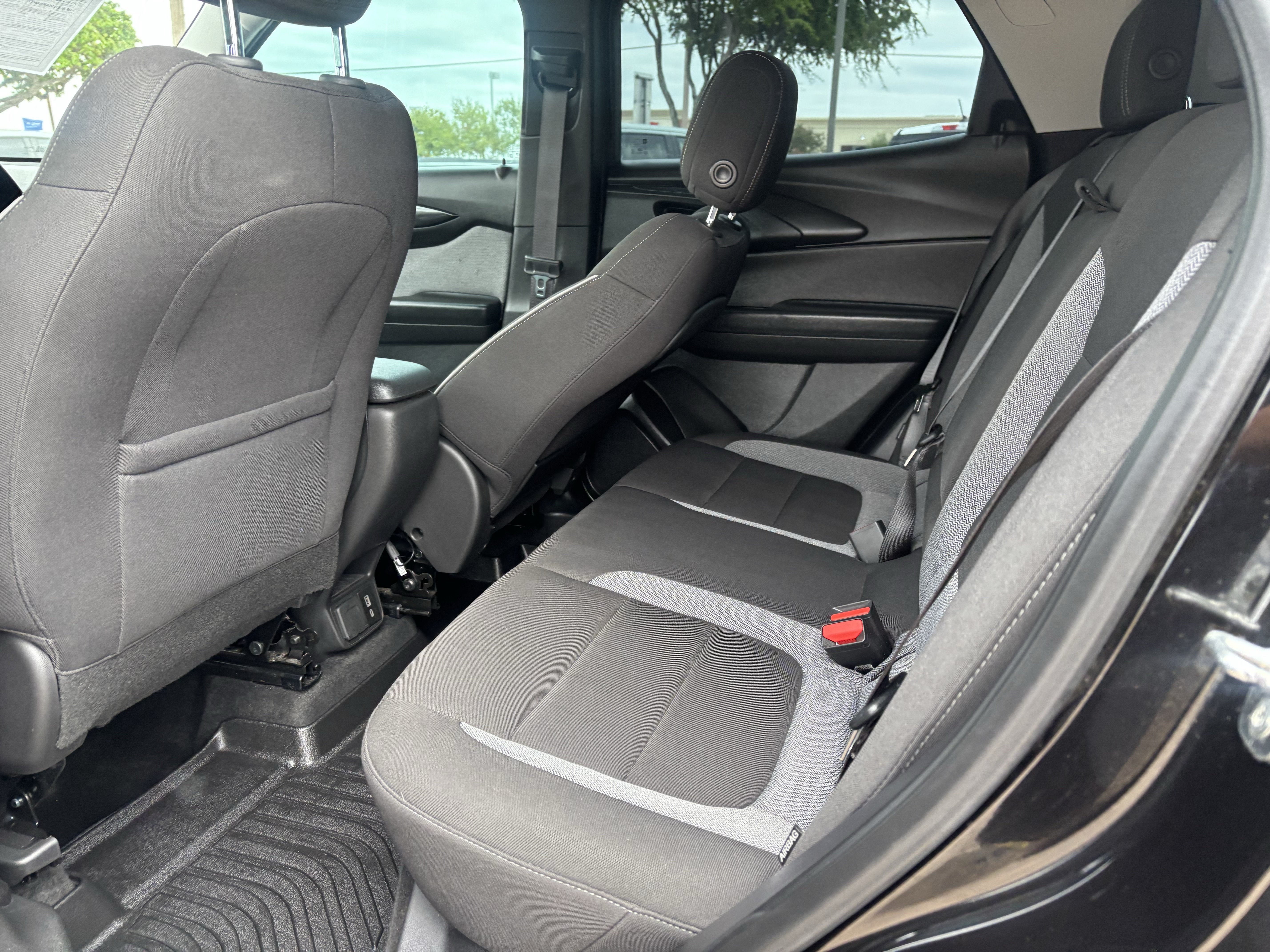 Used 2025 Chevrolet TrailBlazer LT w/ Convenience Package FWD image 14