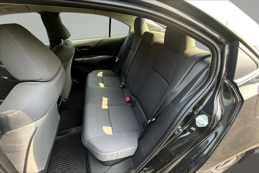 Used 2022 Toyota Corolla LE FWD image 24