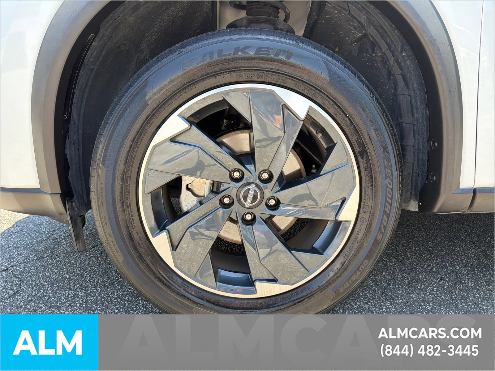 Used 2025 Nissan Rogue SV FWD image 12