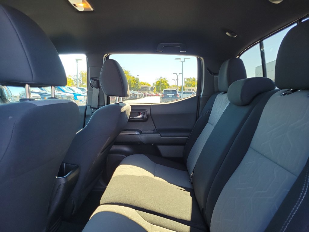 Used 2020 Toyota Tacoma TRD Sport AWD/4WD image 15