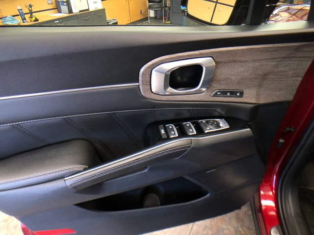 Used 2023 Kia Sorento SX Prestige AWD/4WD image 11