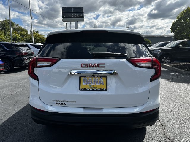 Used 2024 GMC Terrain SLE FWD image 6