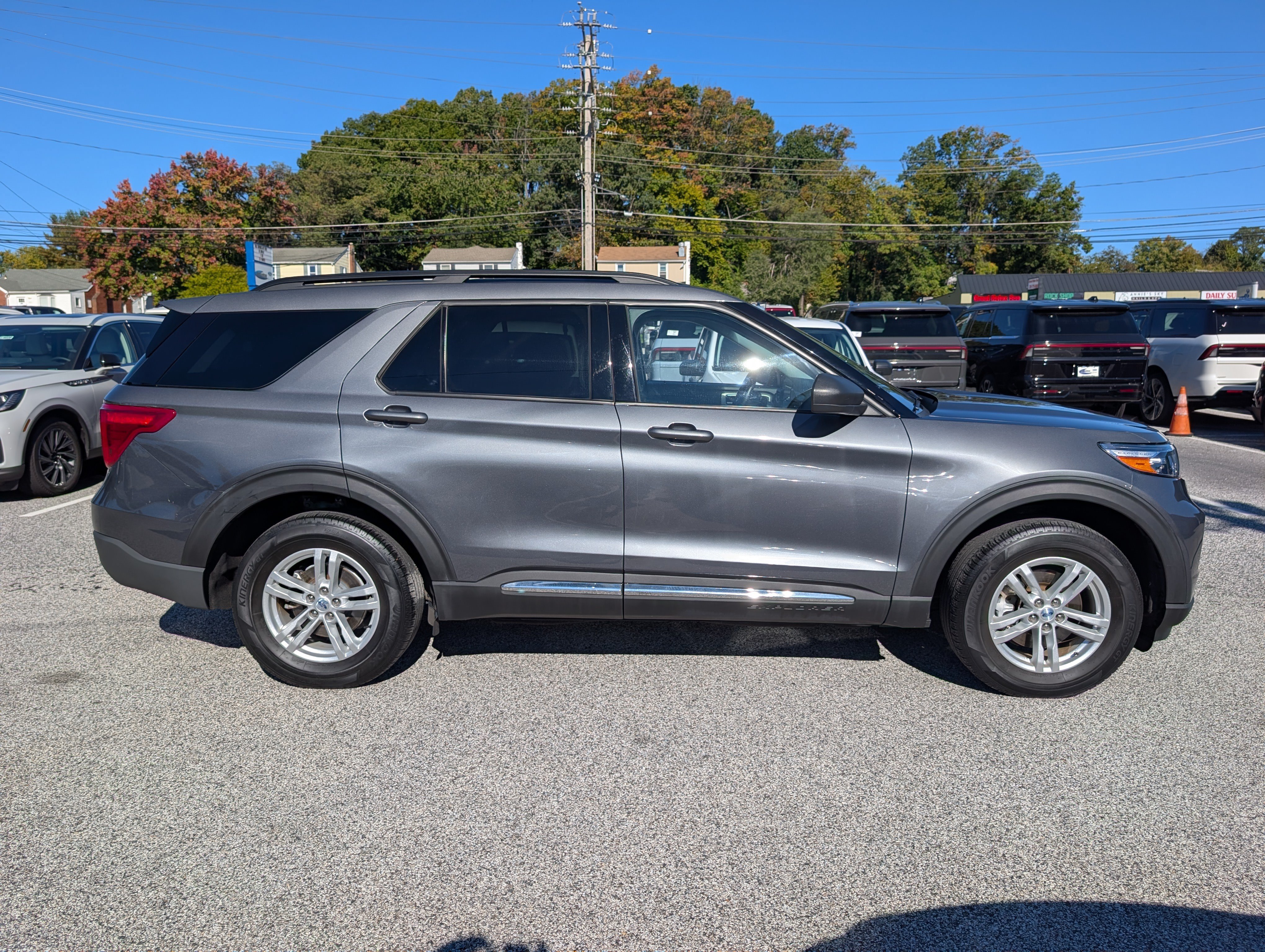 Certified 2023 Ford Explorer XLT w/ Equipment Group 202A AWD/4WD image 8