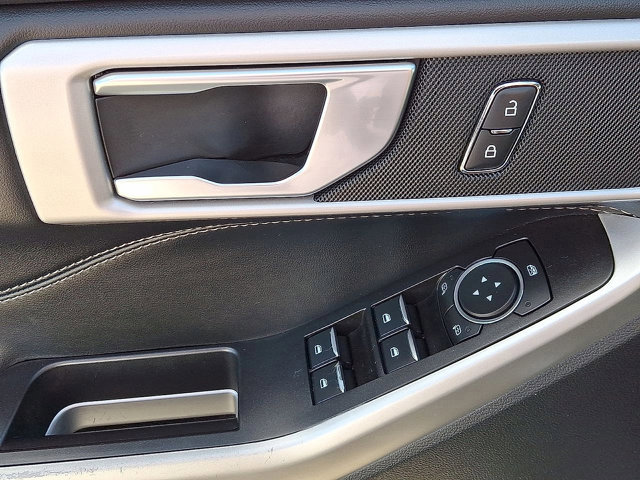 Certified 2022 Ford Explorer XLT w/ Equipment Group 202A image 10