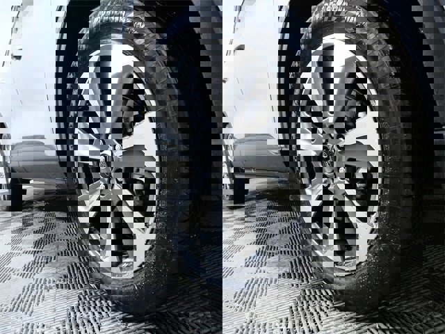 Certified 2024 Ford Escape Platinum image 2