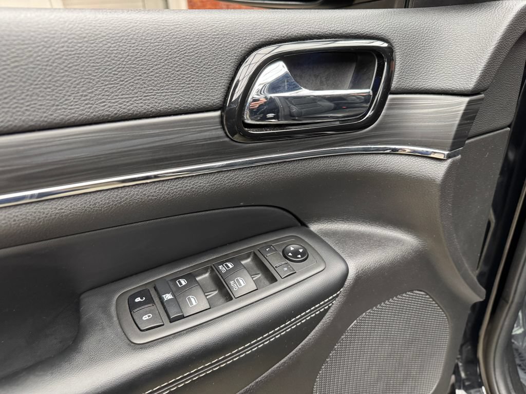 Used 2021 Jeep Grand Cherokee Limited w/ Quick Order Package 28K 80th AWD/4WD image 10