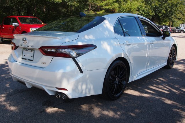 Used 2022 Toyota Camry XSE FWD image 7