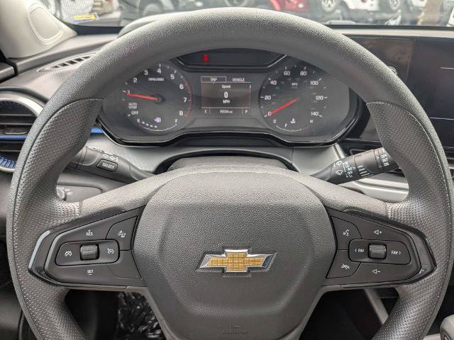 Used 2026 Chevrolet Trax LS FWD image 28