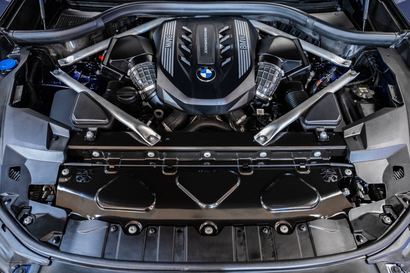 Used 2022 BMW X5 M50i w/ Premium Package AWD/4WD image 21