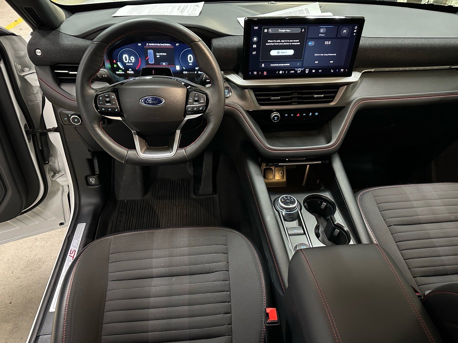 Certified 2025 Ford Explorer ST-Line image 30