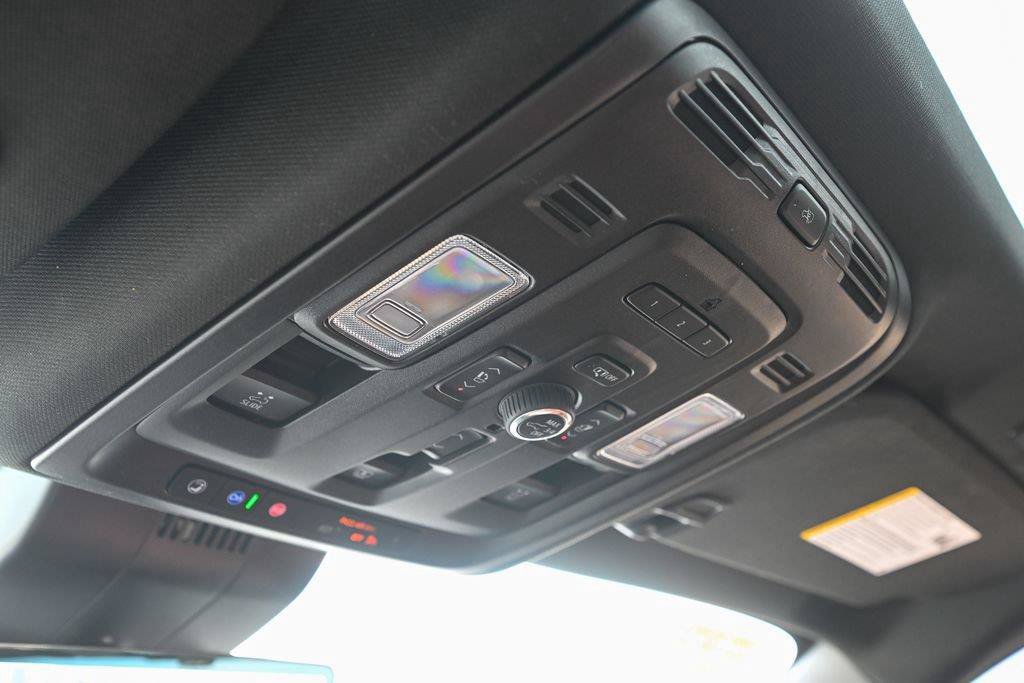 Used 2023 GMC Yukon XL Denali Ultimate AWD/4WD image 45