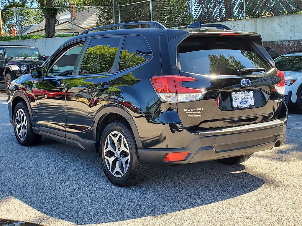 Used 2019 Subaru Forester Premium w/ All-Weather Package AWD/4WD image 9