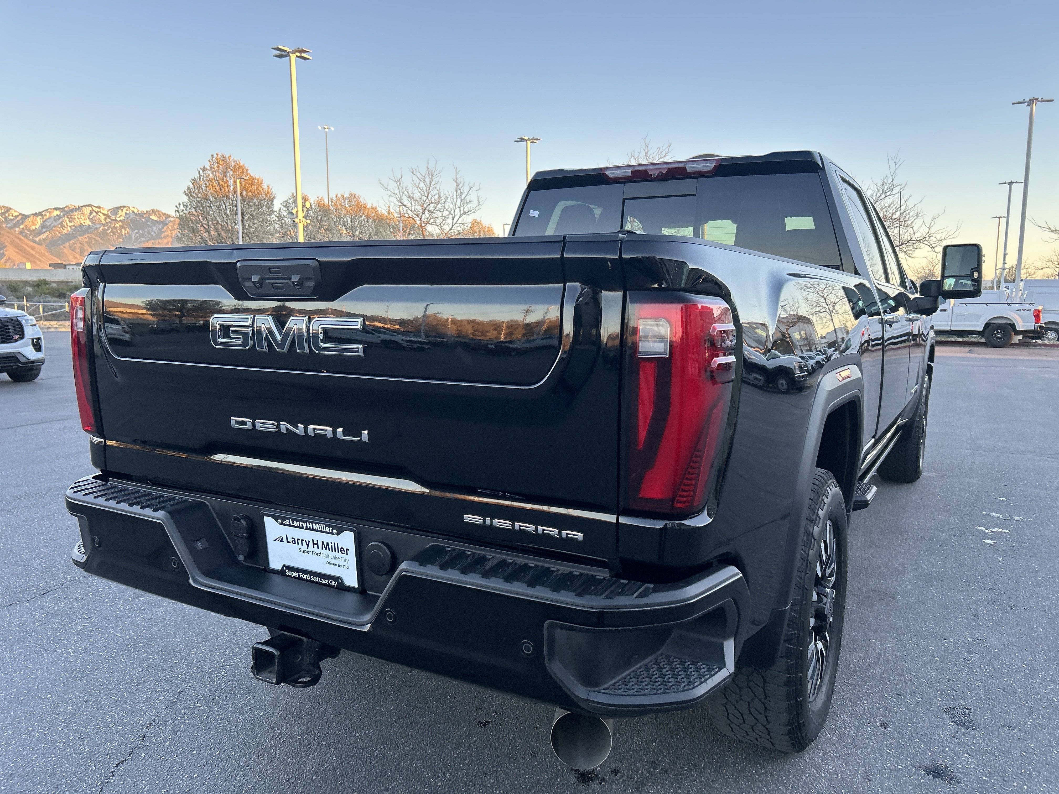 Used 2025 GMC Sierra 2500 Denali Ultimate w/ Max Trailering Package image 6