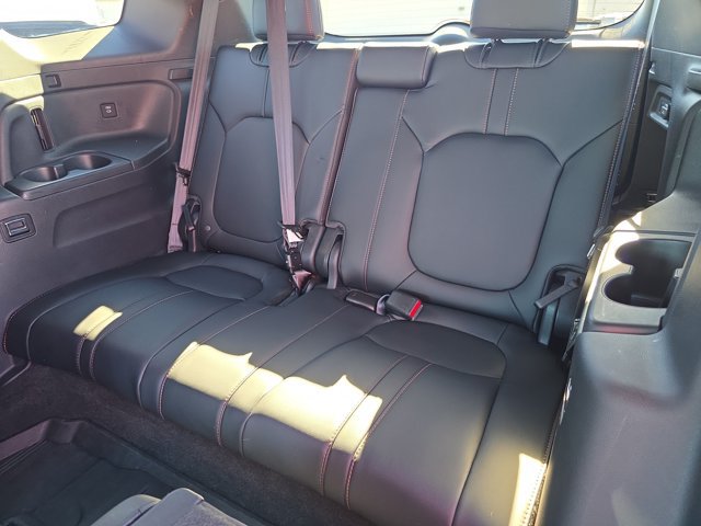 Used 2025 Honda Pilot TrailSport image 17