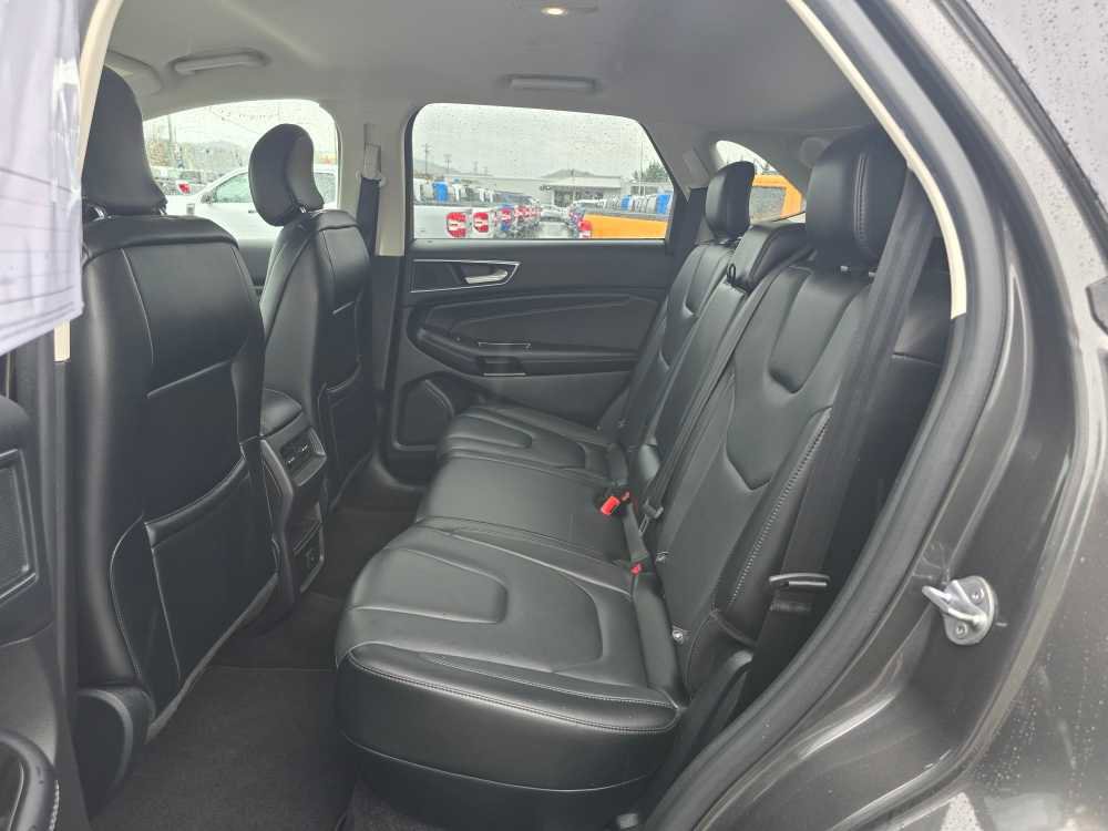 Certified 2017 Ford Edge Titanium image 16