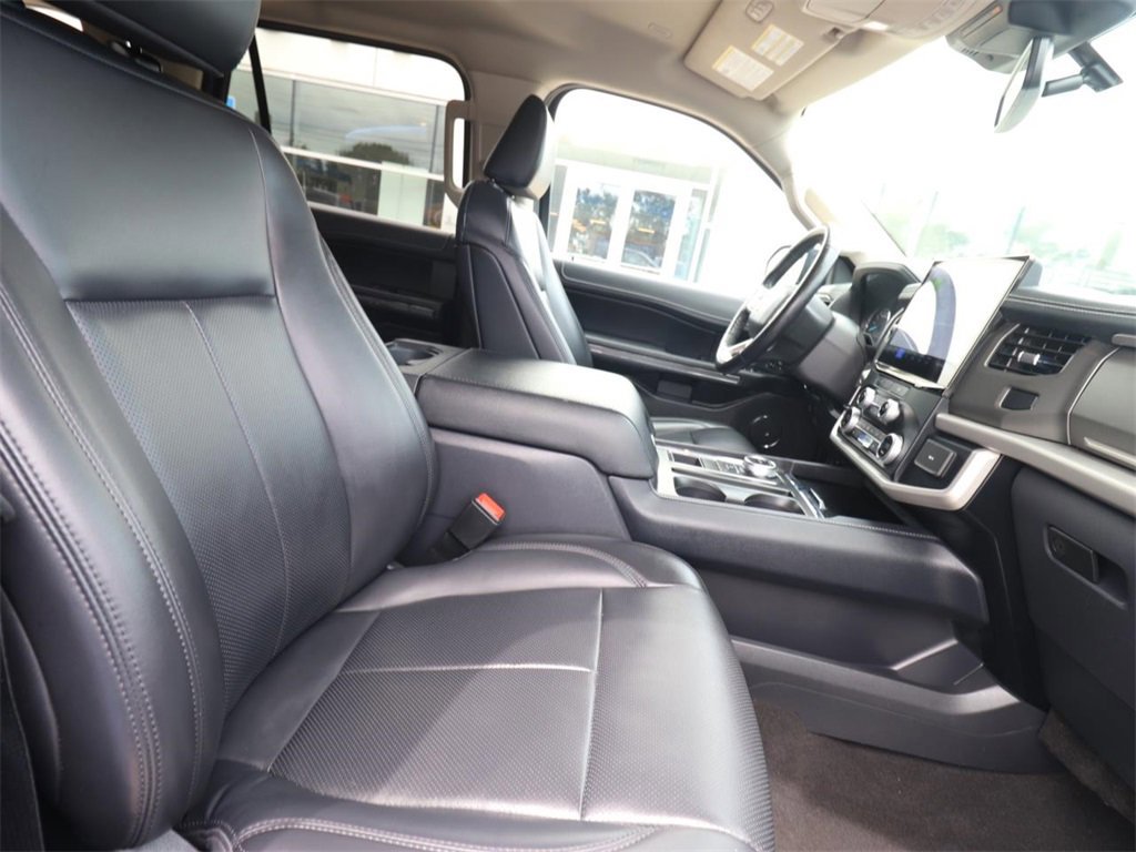 Certified 2024 Ford Expedition XLT image 24