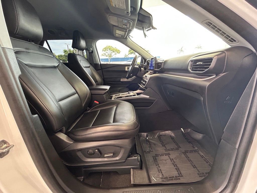 Certified 2023 Ford Explorer XLT w/ Equipment Group 202A RWD image 22
