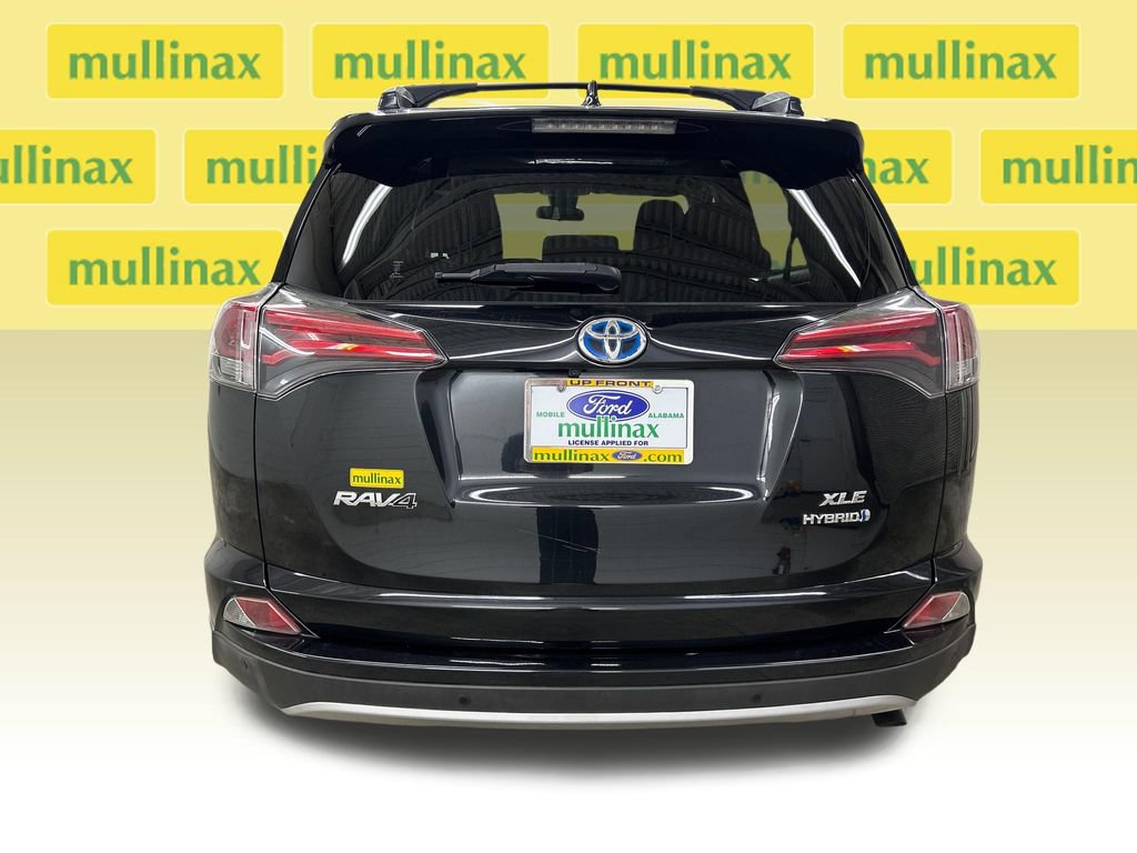 Used 2018 Toyota RAV4 XLE AWD/4WD image 8