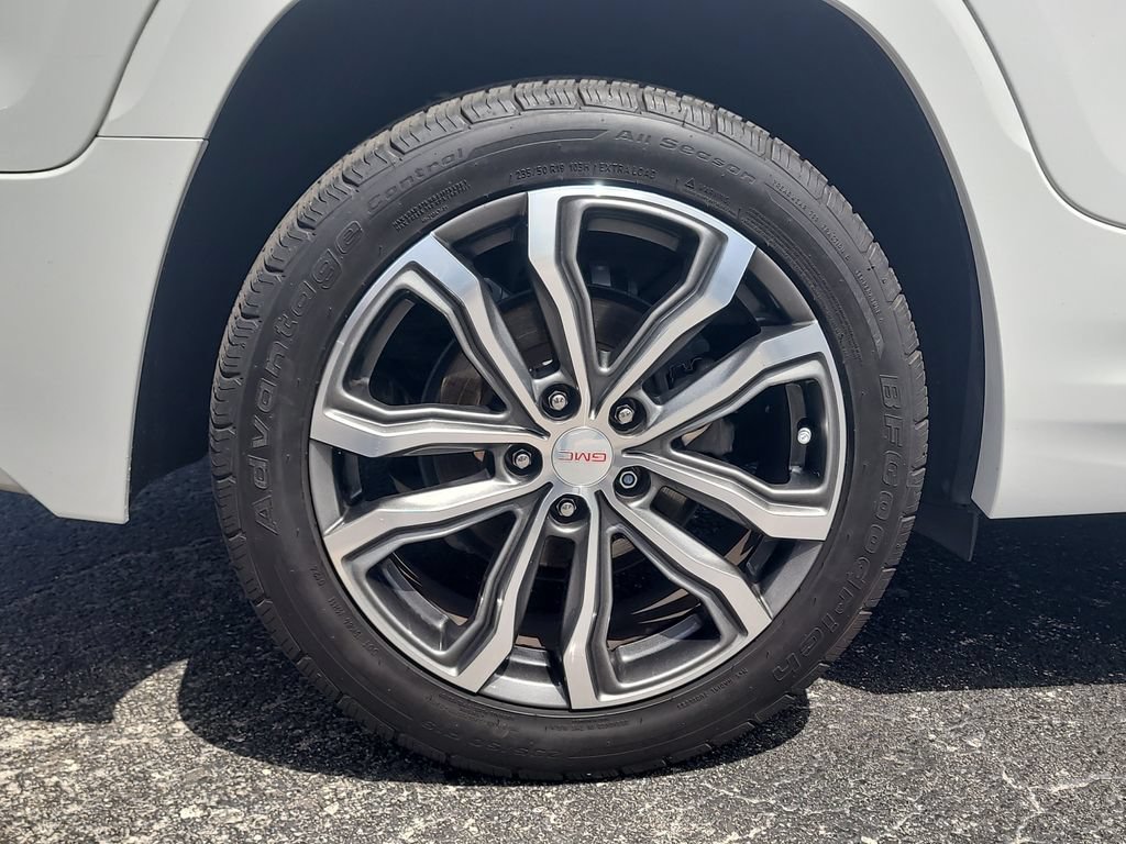 Used 2020 GMC Terrain Denali w/ Denali Premium Package FWD image 5