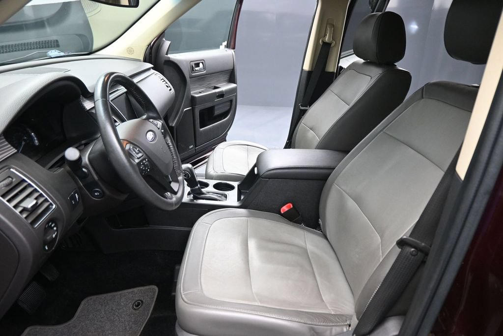 Certified 2019 Ford Flex SEL w/ Equipment Group 202A FWD image 9
