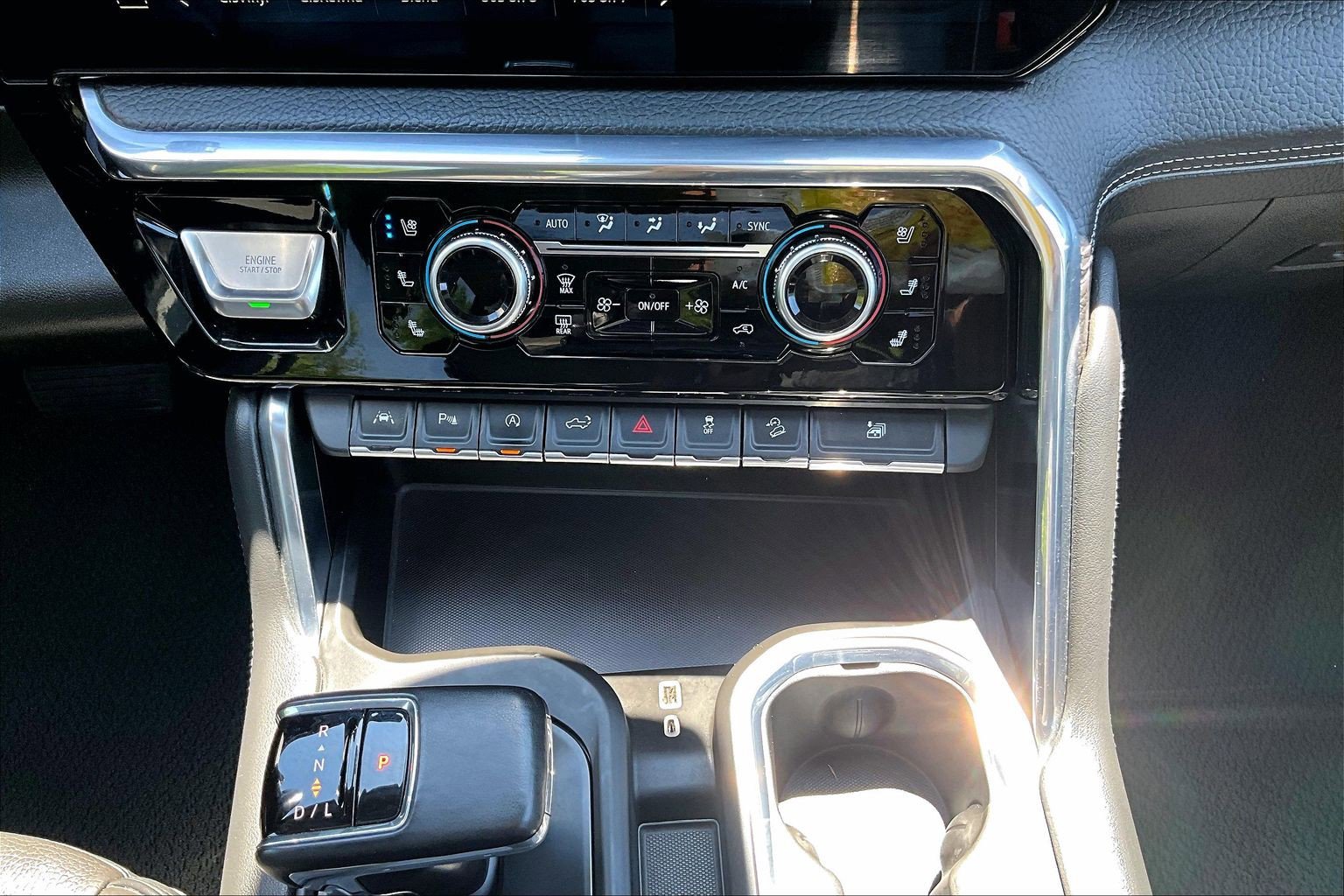Used 2023 GMC Sierra 1500 Denali w/ Technology Package AWD/4WD image 24