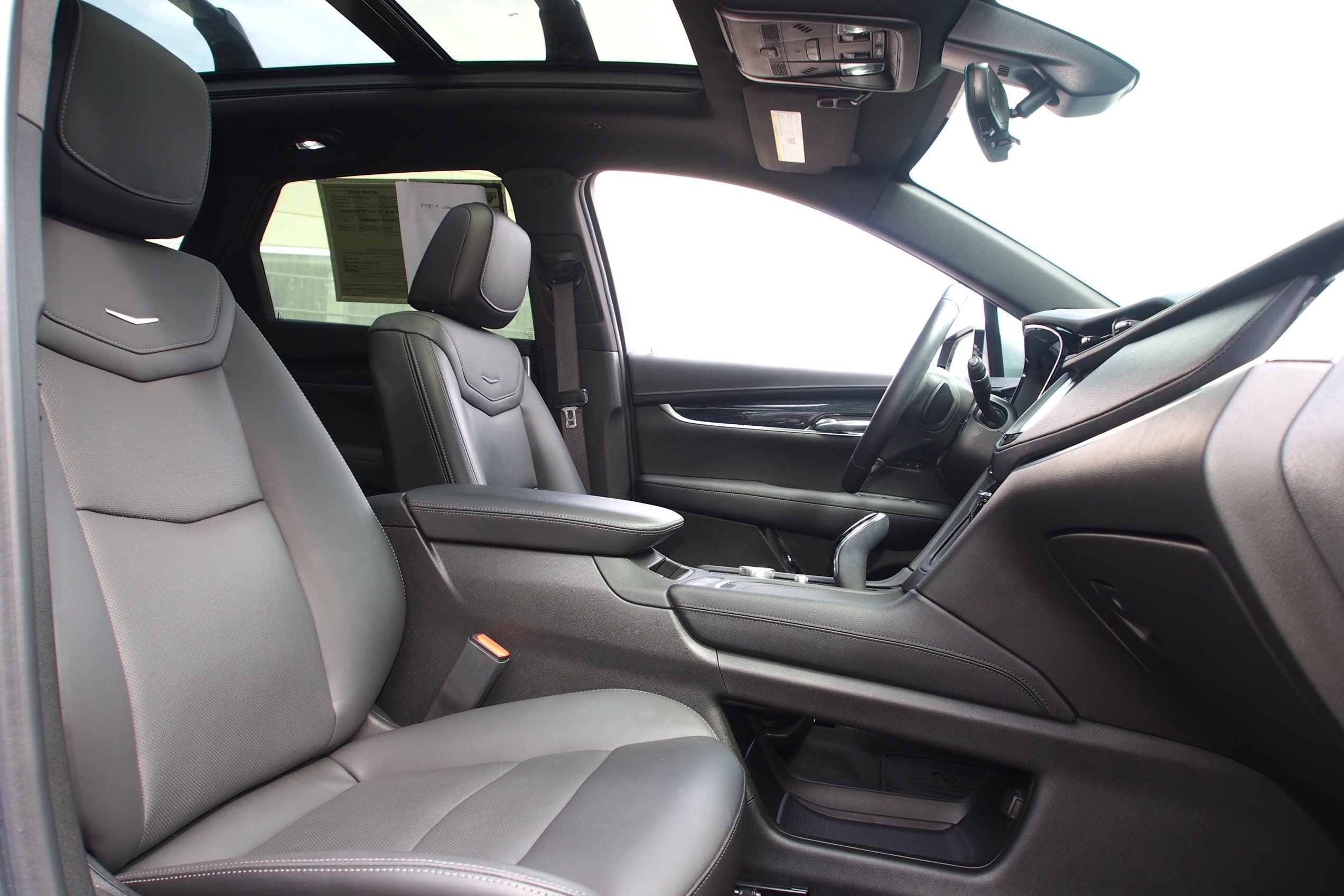 Used 2022 Cadillac XT5 Premium Luxury w/ Technology Package FWD image 12