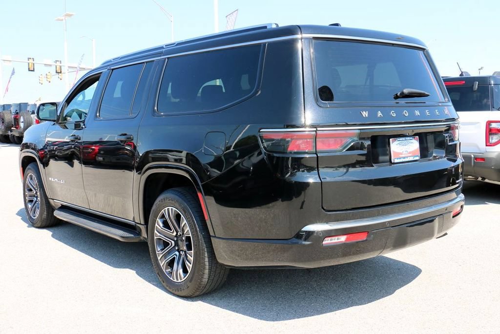 Used 2024 Jeep Wagoneer L Series II w/ Flexible Seating Group AWD/4WD image 7