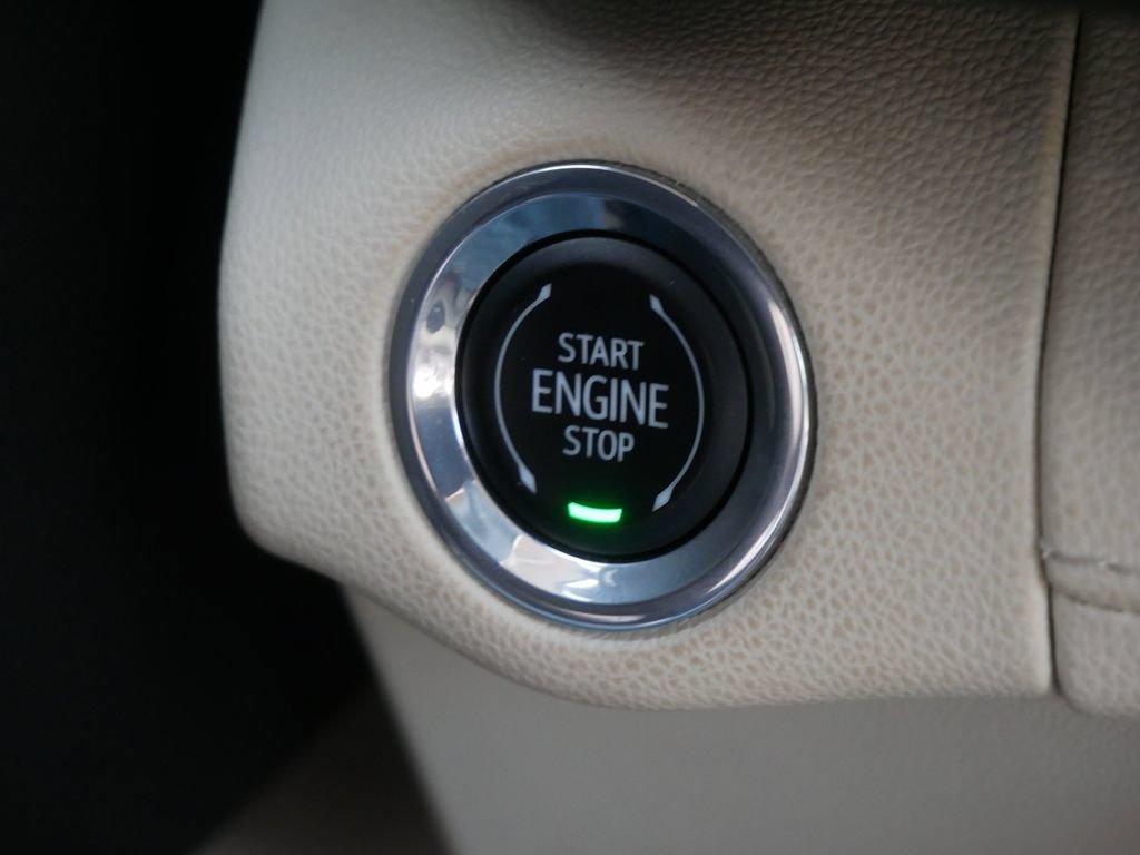 Used 2023 Buick Envision Essence AWD/4WD image 23