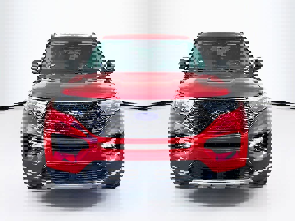 Certified 2022 Ford Explorer XLT w/ Equipment Group 202A image 8