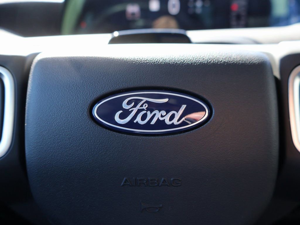 Certified 2025 Ford Expedition Platinum image 29