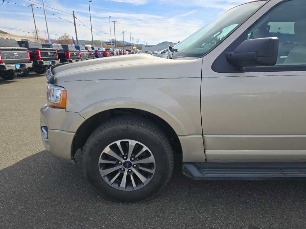 Certified 2017 Ford Expedition EL XLT w/ Equipment Group 202A image 19