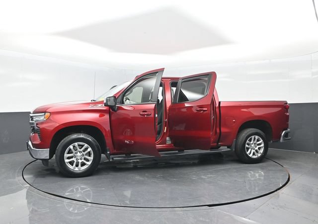 Used 2023 Chevrolet Silverado 1500 LT AWD/4WD image 29