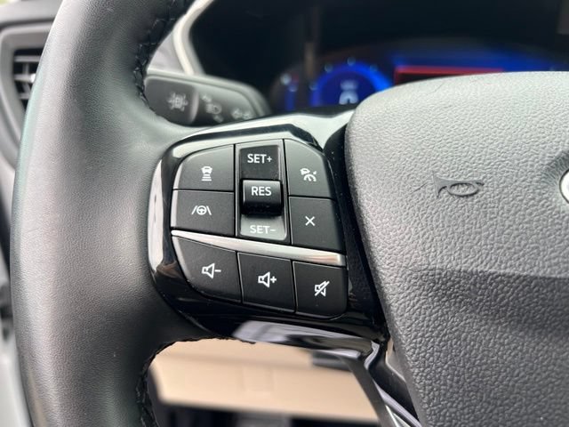 Certified 2022 Ford Escape SEL w/ Technology Package AWD/4WD image 8