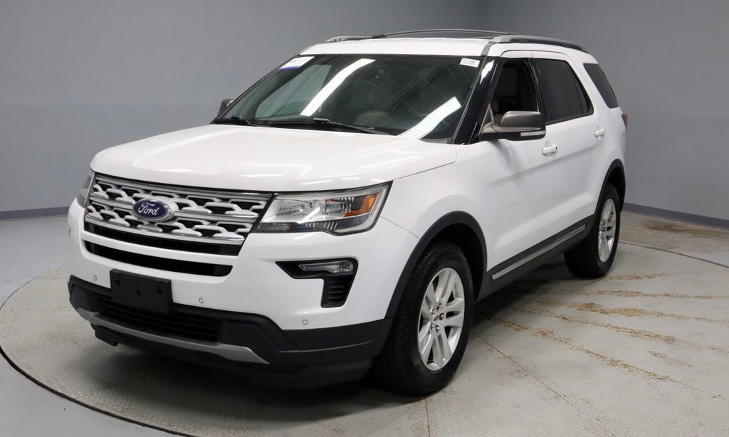 Certified 2019 Ford Explorer XLT w/ Equipment Group 202A AWD/4WD image 7