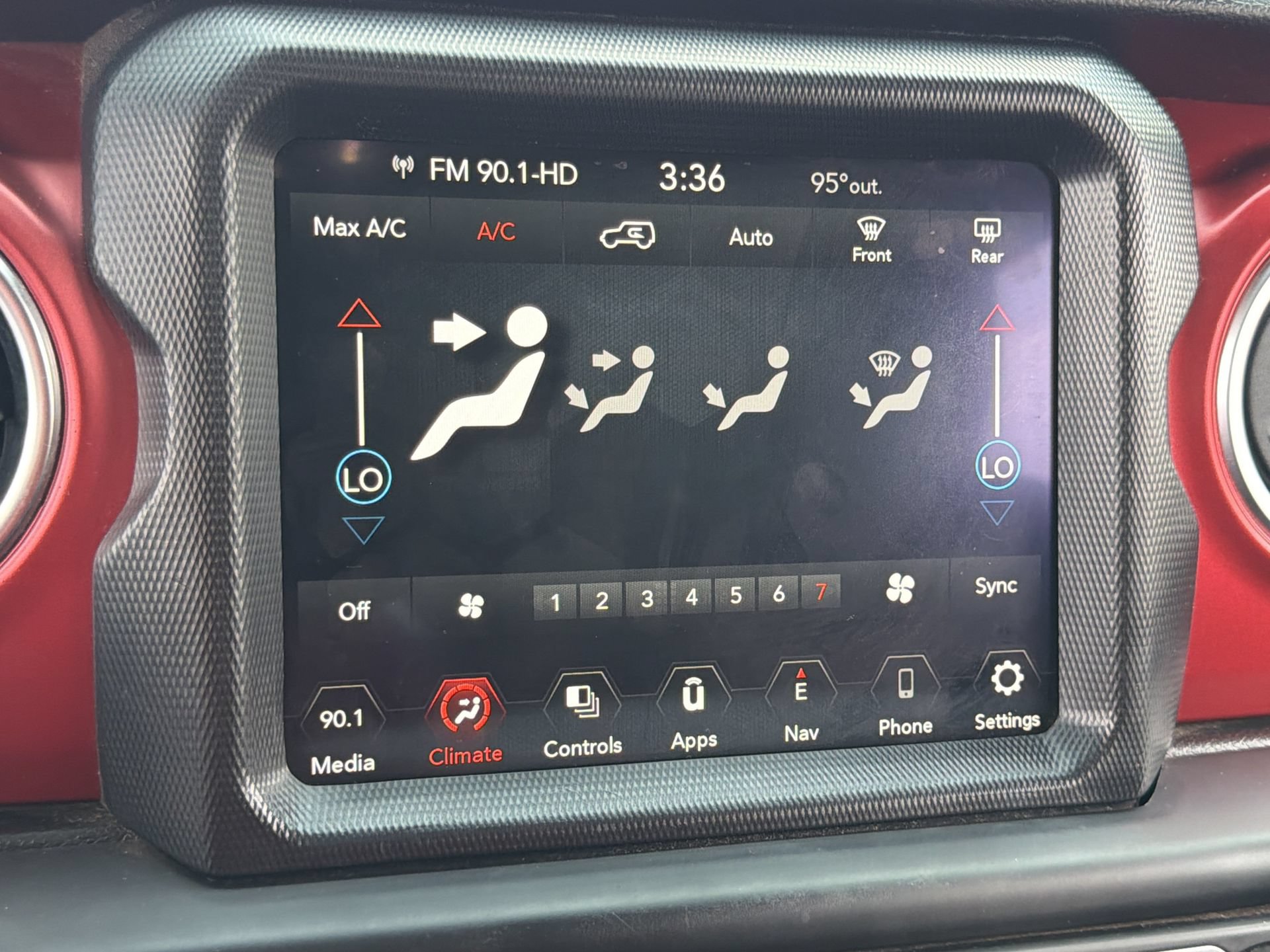 Used 2023 Jeep Wrangler Unlimited Rubicon AWD/4WD image 5