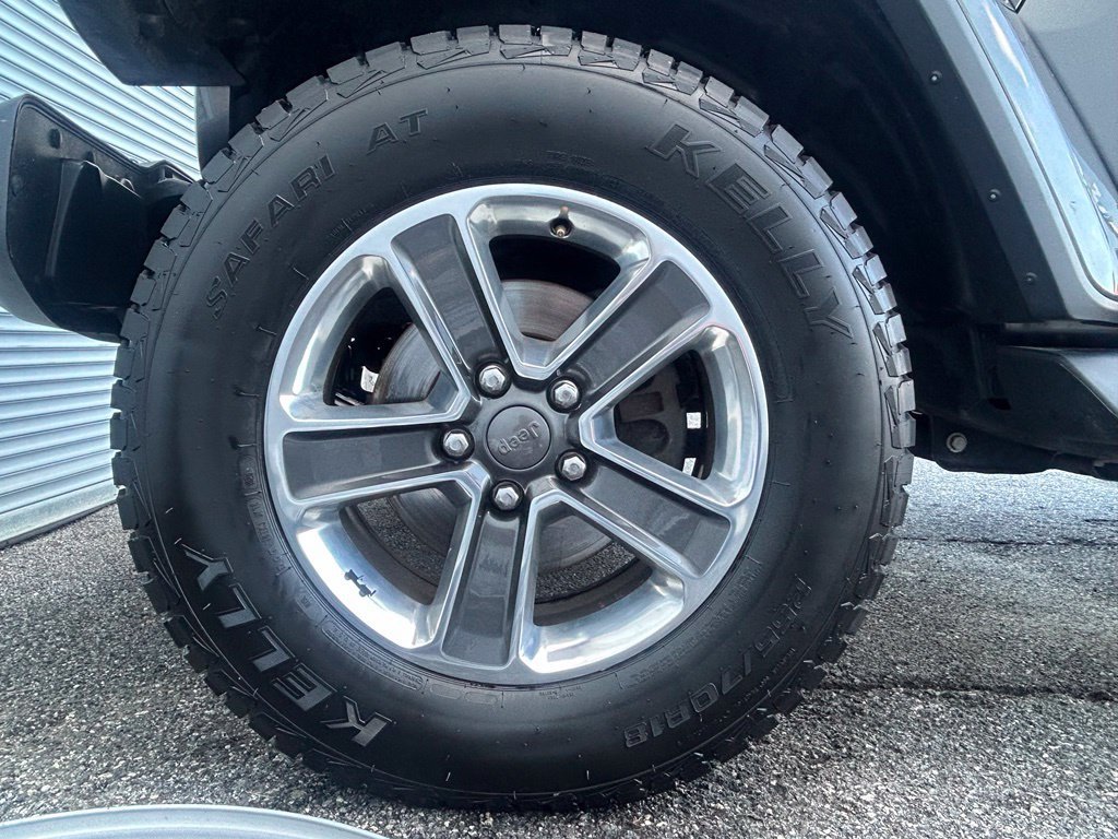 Used 2018 Jeep Wrangler Unlimited Sahara AWD/4WD image 14