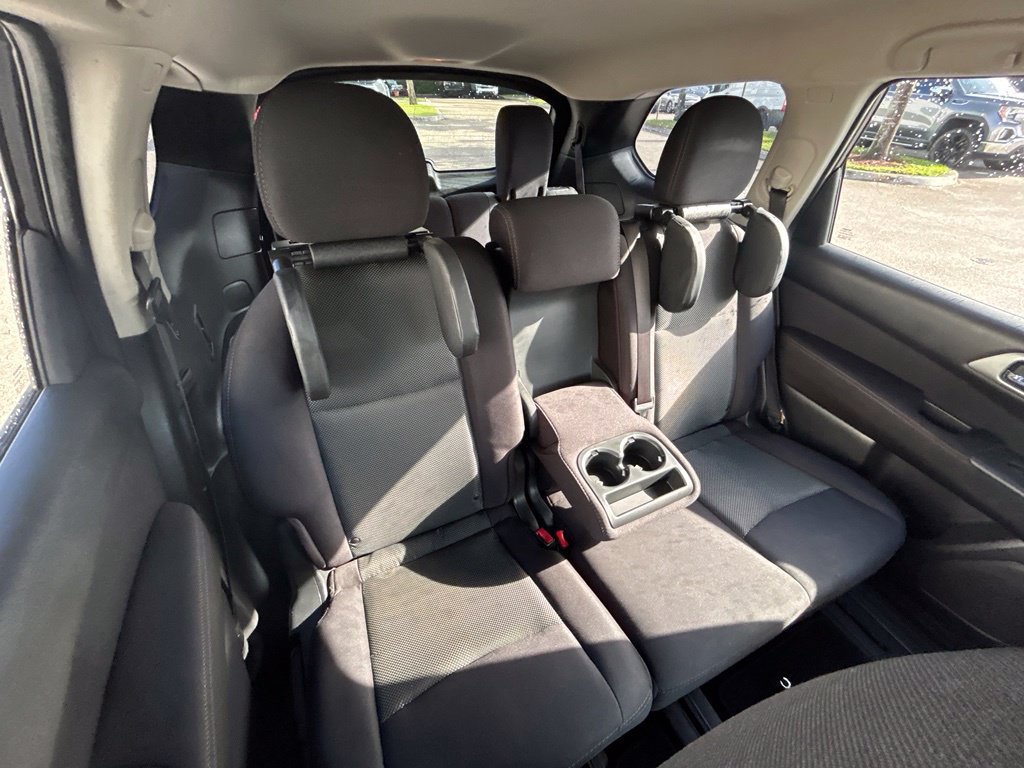 Used 2017 Nissan Pathfinder SV w/ Trailer Tow Package FWD image 29