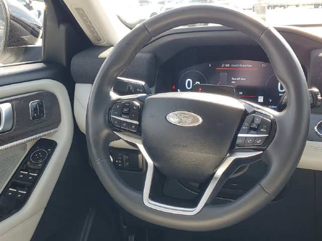 Certified 2025 Ford Explorer Platinum w/ Ultimate Package AWD/4WD image 32