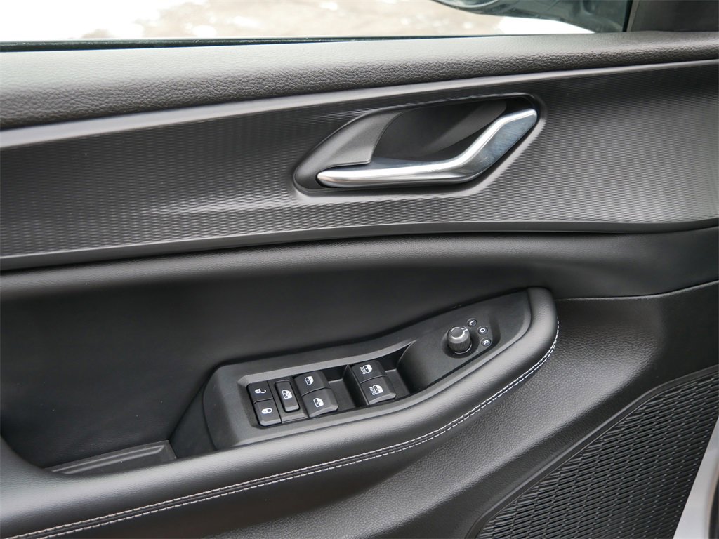 Used 2024 Jeep Grand Cherokee Altitude image 15