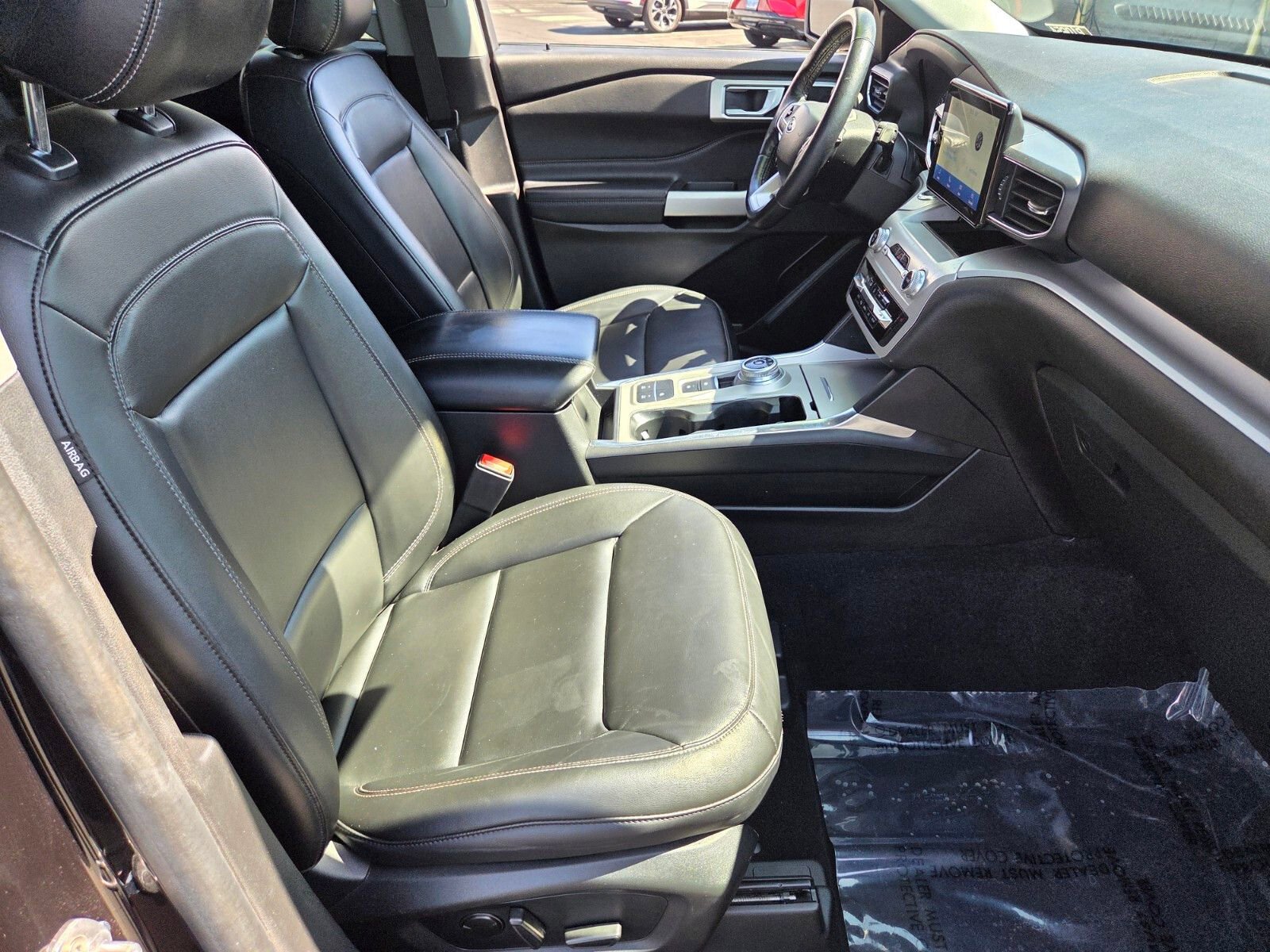 Certified 2023 Ford Explorer XLT w/ Equipment Group 202A RWD image 16