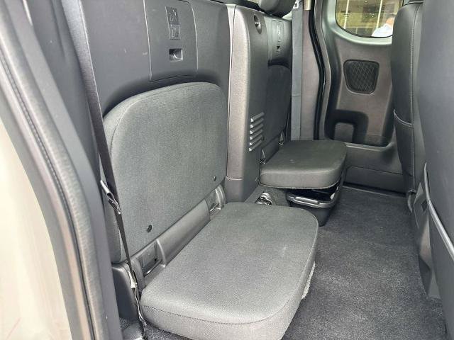 Used 2025 Nissan Frontier SV RWD image 9