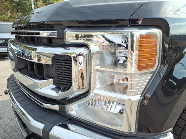 Certified 2022 Ford F250 XLT AWD/4WD image 4