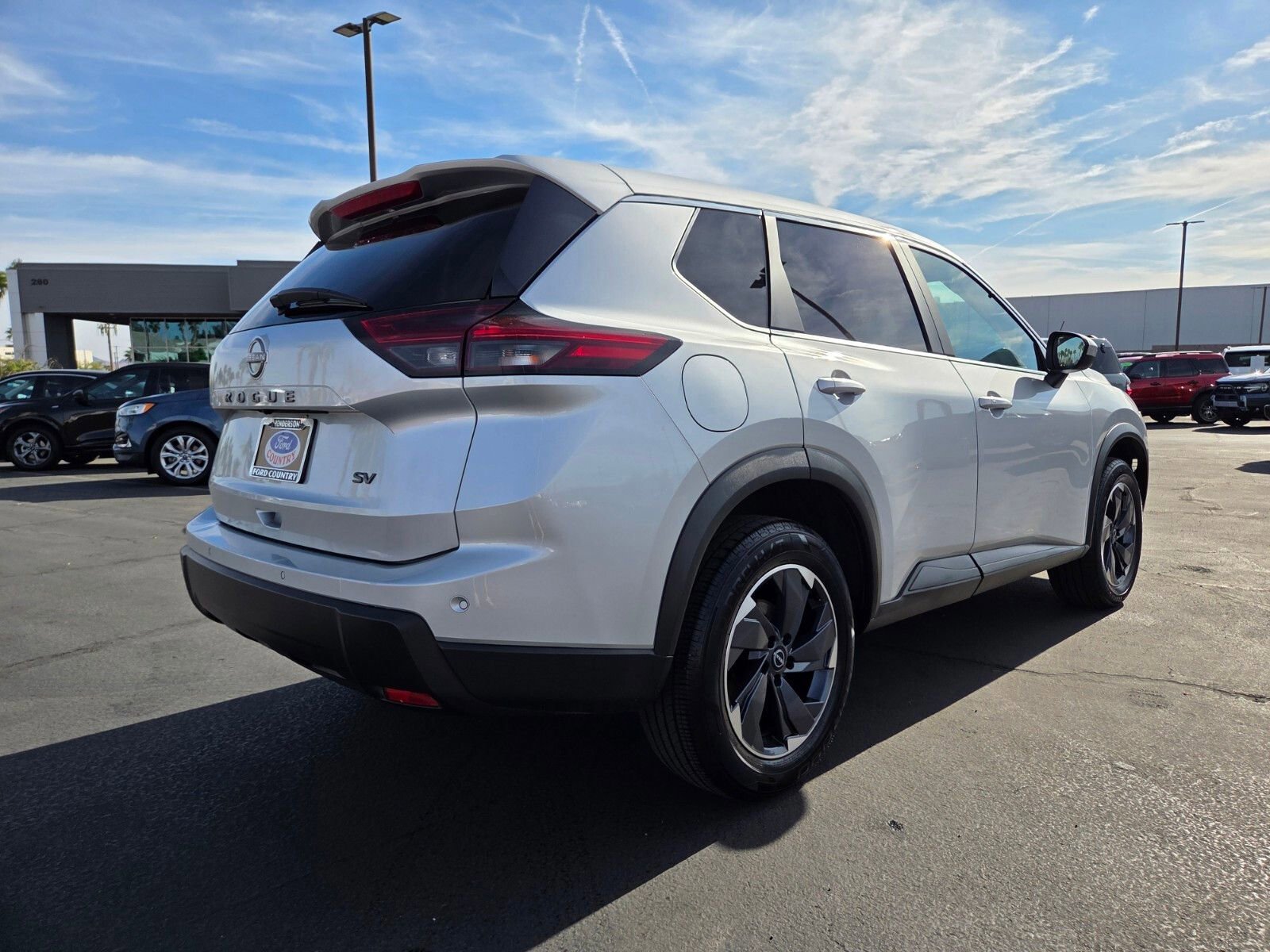 Used 2024 Nissan Rogue SV image 5