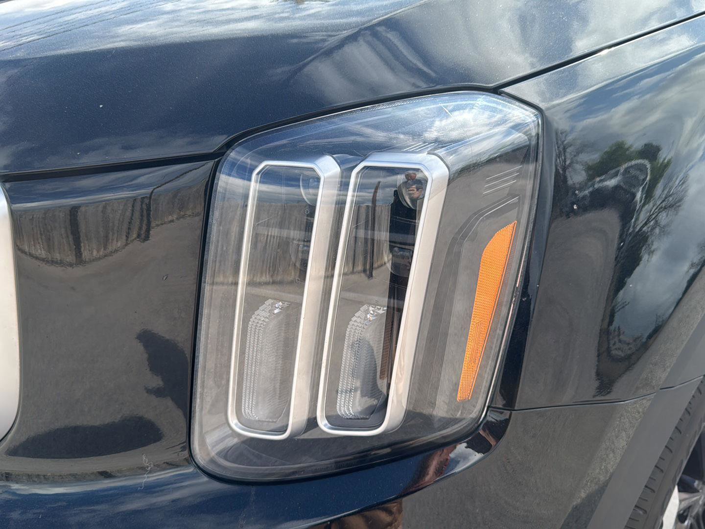 Used 2025 Kia Telluride EX image 11