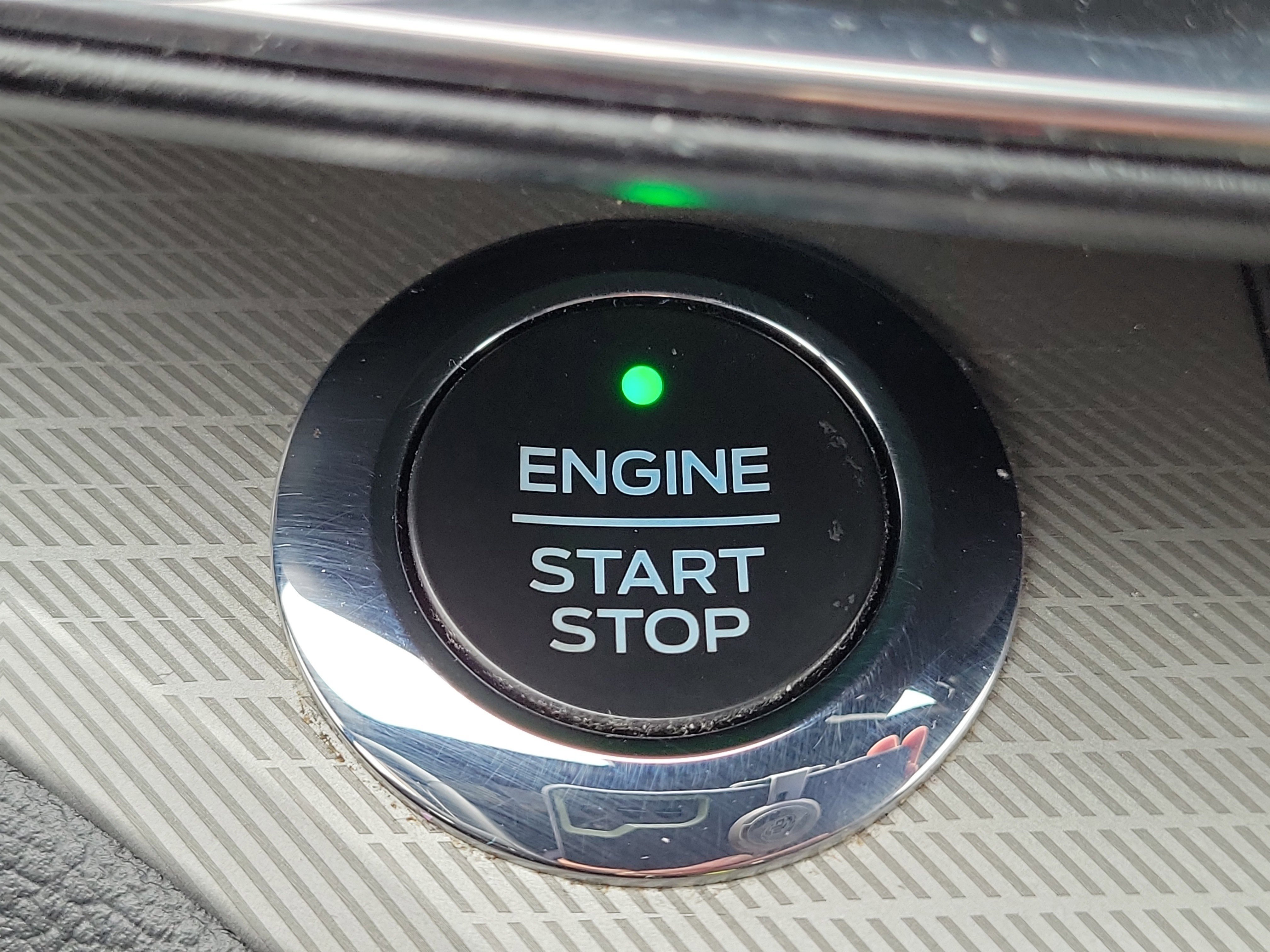 Certified 2020 Ford Explorer XLT w/ Equipment Group 202A image 29