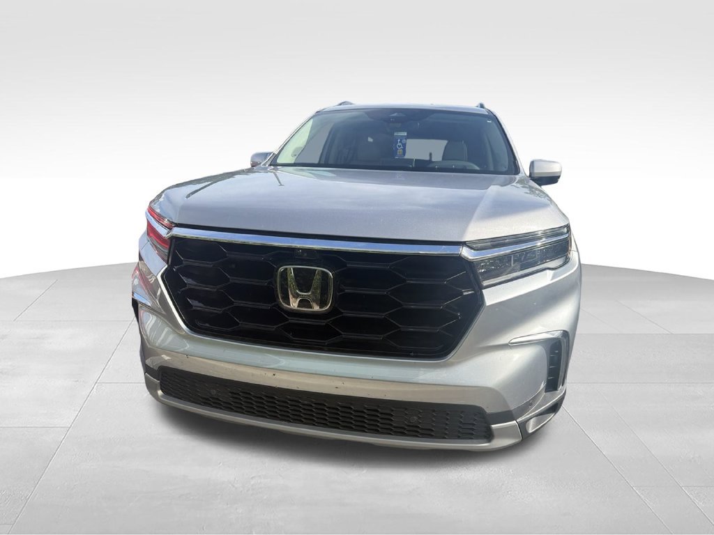 Used 2025 Honda Pilot Elite image 2