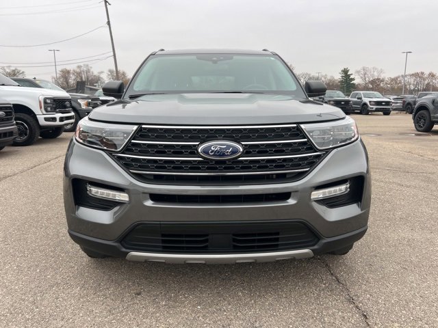 Certified 2022 Ford Explorer XLT w/ Equipment Group 202A image 7