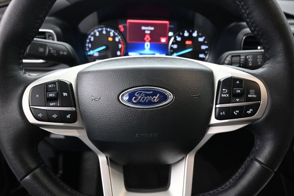 Certified 2024 Ford Explorer XLT w/ Equipment Group 202A RWD image 22