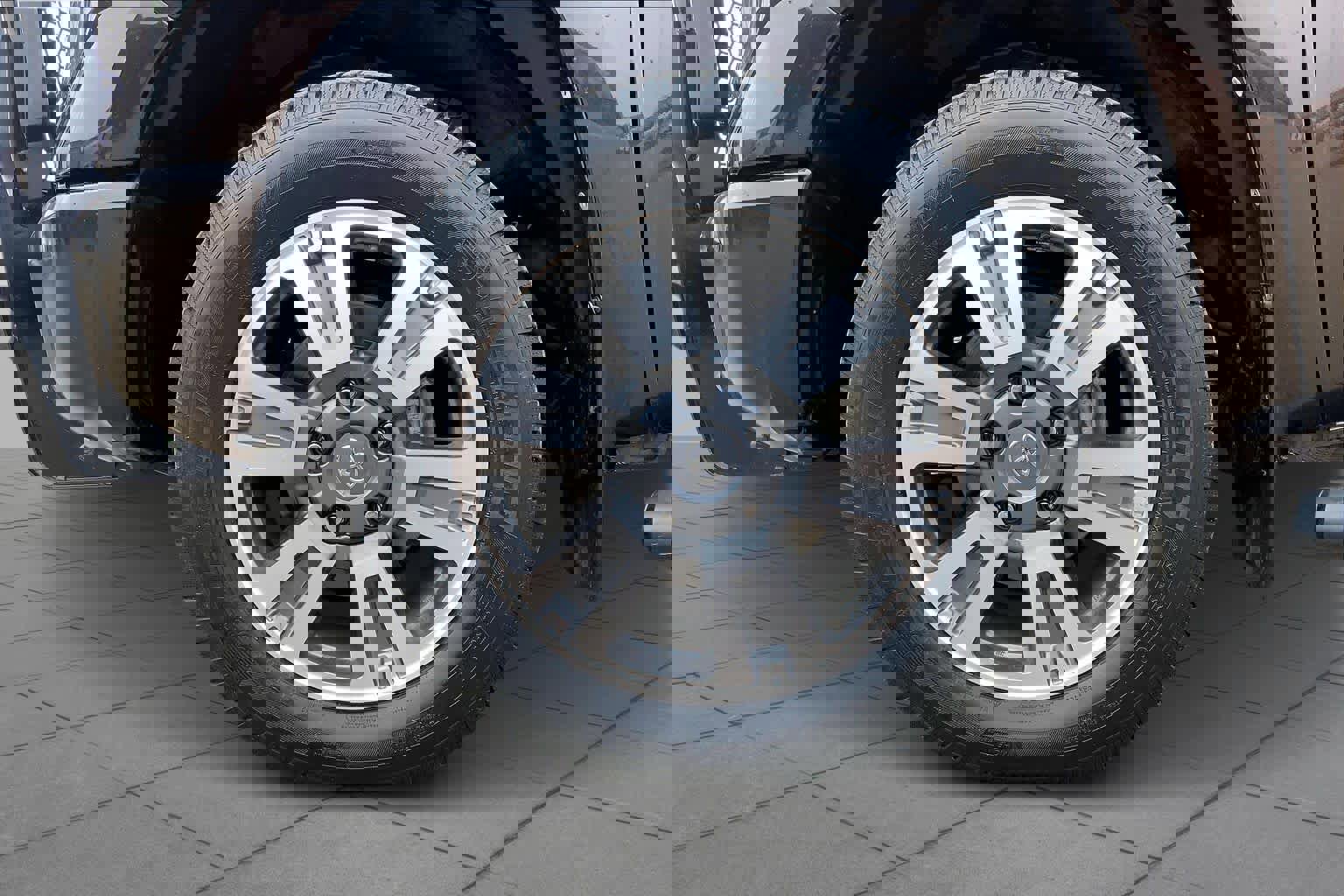 Used 2019 Toyota Tundra Platinum image 10