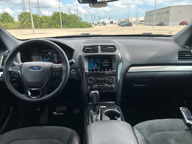 Certified 2018 Ford Explorer XLT w/ Equipment Group 202A FWD image 14